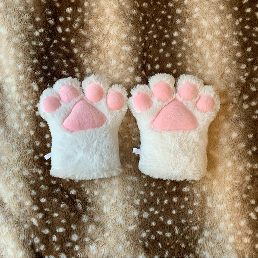 Plush Cat Paw Gloves - Picture 2 of 3